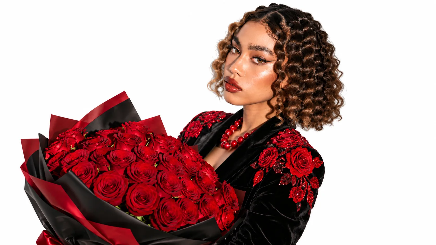 Veste de velours noir brodée de roses rouges, bouquet de roses DIOPARDY