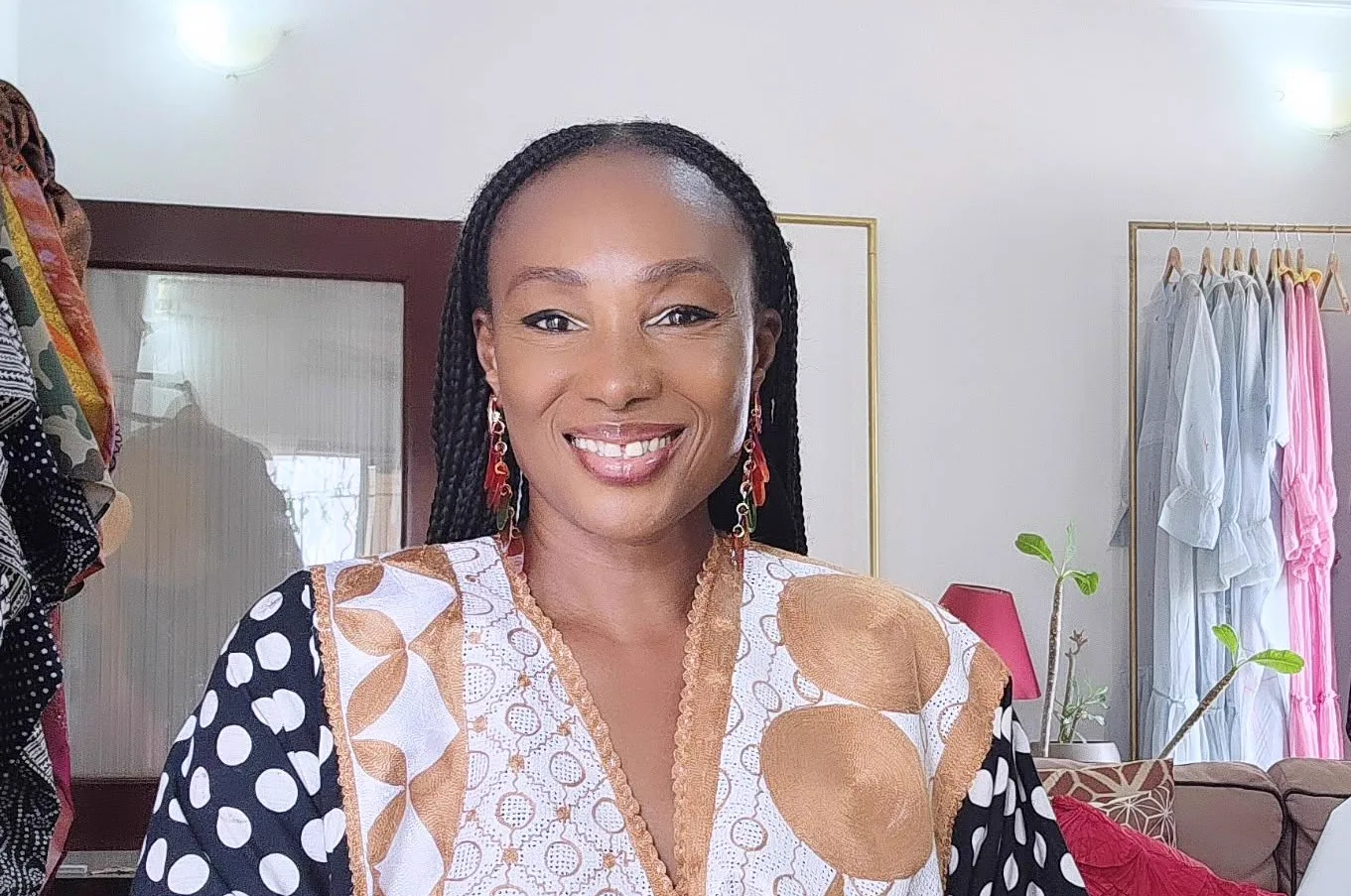 Khady Racine, fondatrice de K.R Studio, dans son atelier
